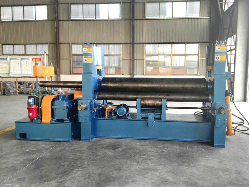 What are the classification and characteristics of the three-roller bending machine?